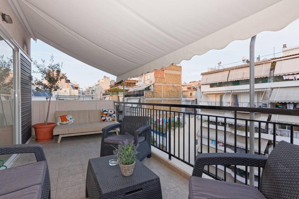 Big Terrace Near Metro And Athens Center Atenas Exterior foto